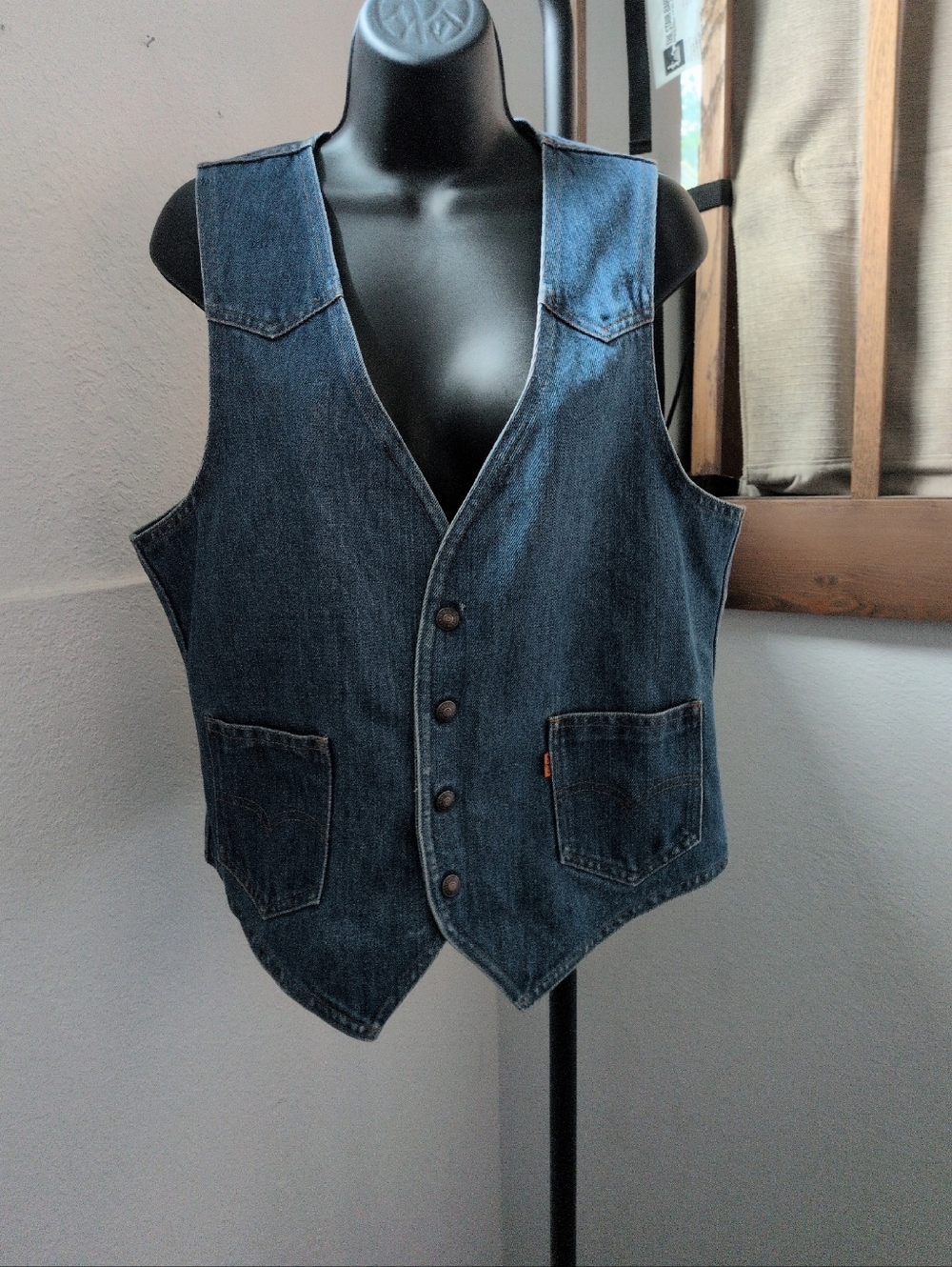 ✨ Vintage Levi's Denim Vest Size M - Picture 8 of 9